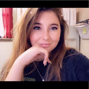 Meet your Posher, Briana